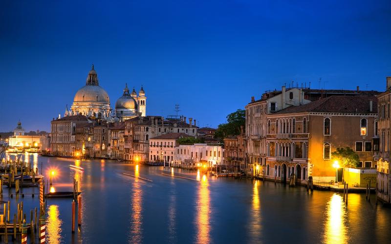 美国威尼斯夜晚（威尼斯夜晚的图片）