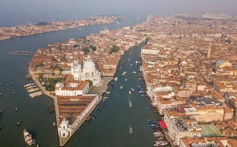 威尼斯码头航拍（威尼斯港口介绍）